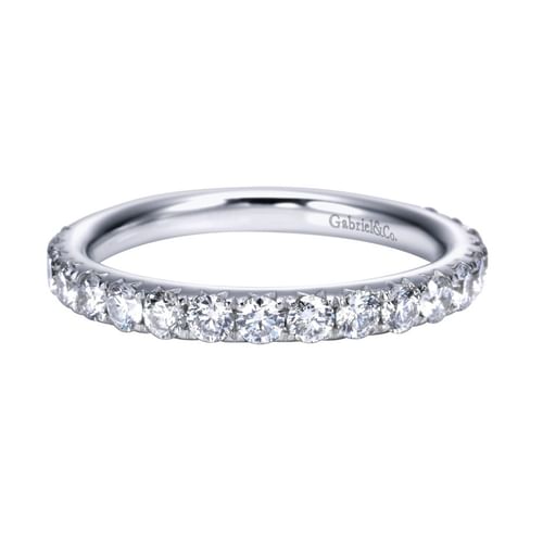 Platinum Fishtail Pavé Diamond Wedding Band