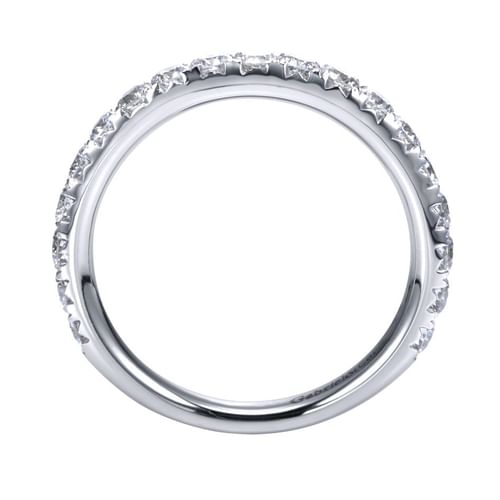 Platinum Fishtail Pavé Diamond Wedding Band