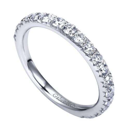Platinum Fishtail Pavé Diamond Wedding Band