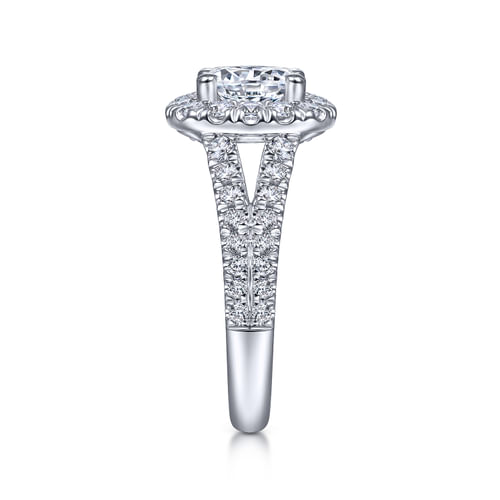 Platinum Round Halo Diamond Engagement Ring