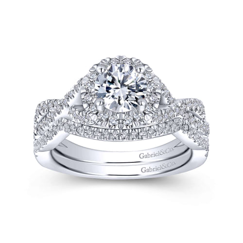 Platinum Round Halo Diamond Engagement Ring