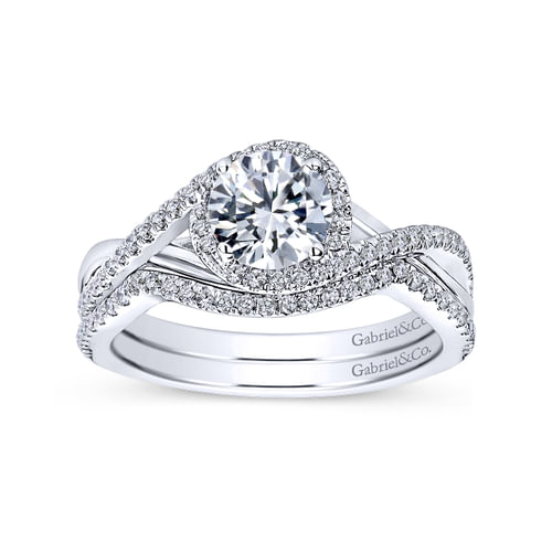Platinum Round Halo Diamond Engagement Ring