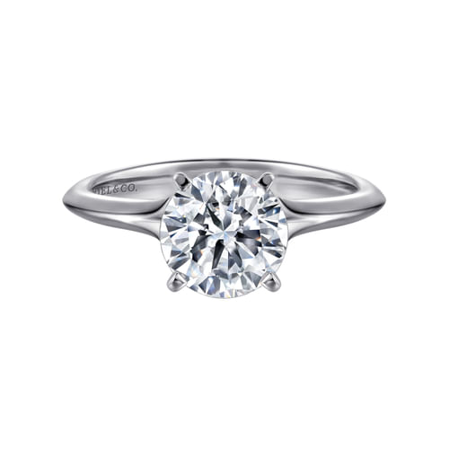 Round Diamond Solitaire Engagement Ring in Platinum