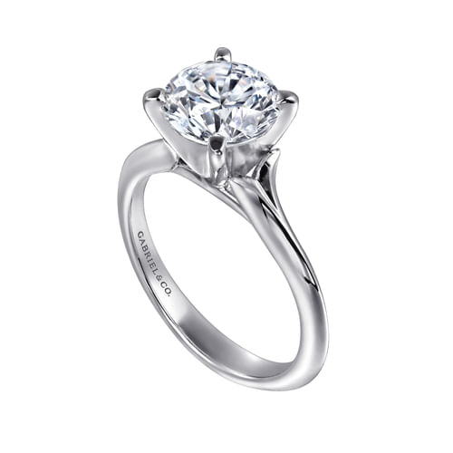 Round Diamond Solitaire Engagement Ring in Platinum