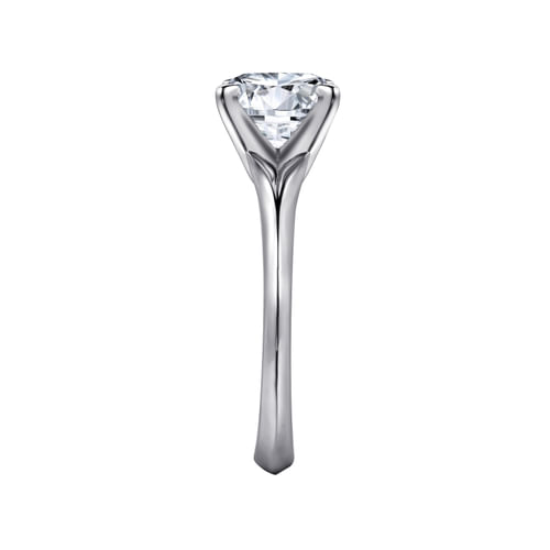 Round Diamond Solitaire Engagement Ring in Platinum