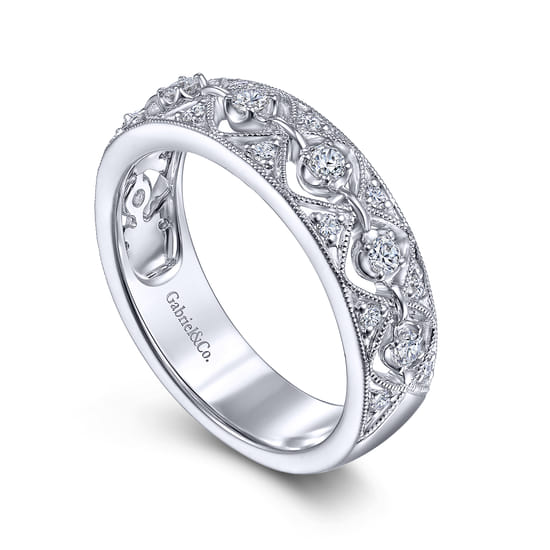 Vintage 14K White Gold Diamond Ring angle 3