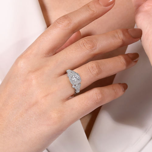 Vintage Inspired Platinum Round Halo Diamond Engagement Ring