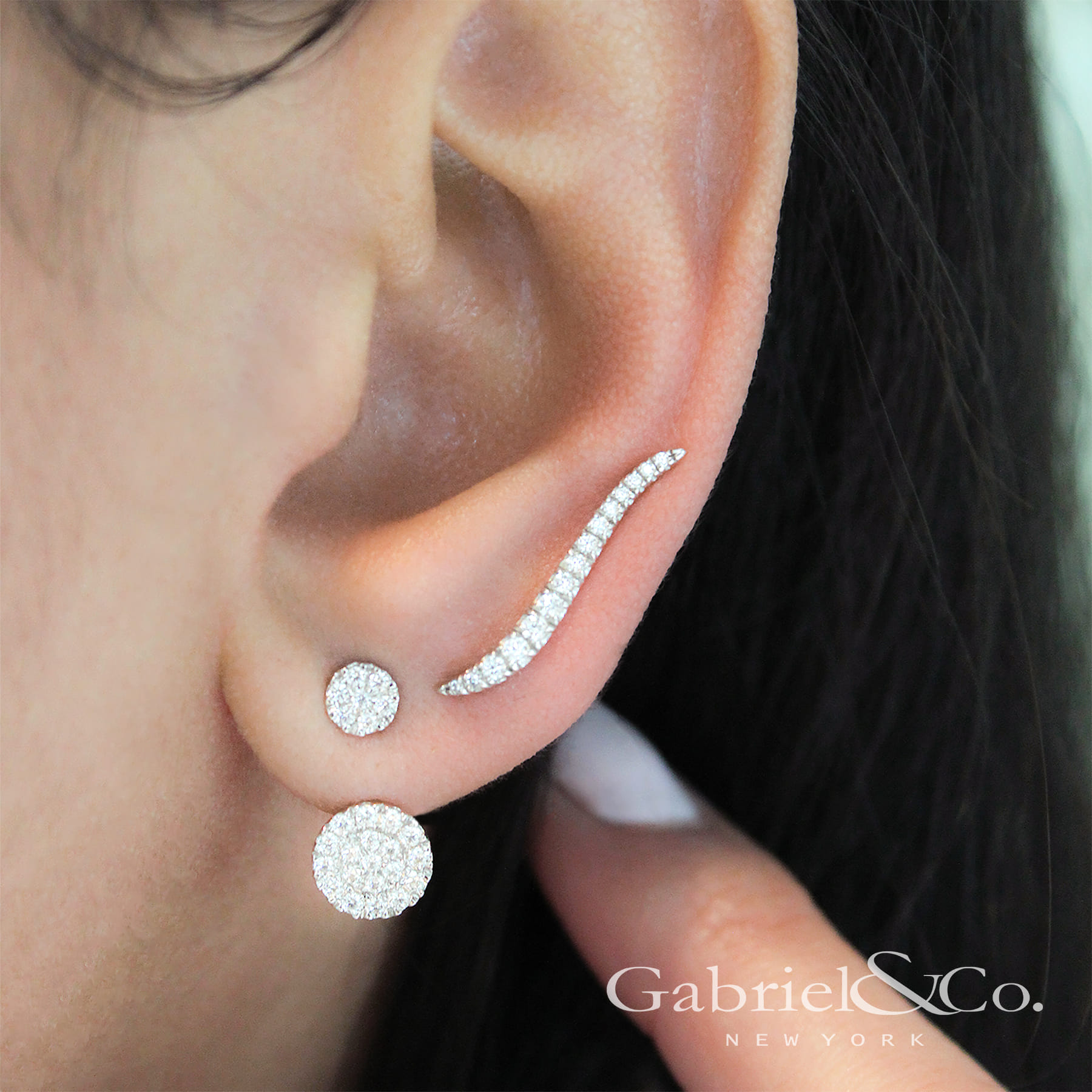 14K White Gold Curving Bar Ear Crawler Diamond Earrings