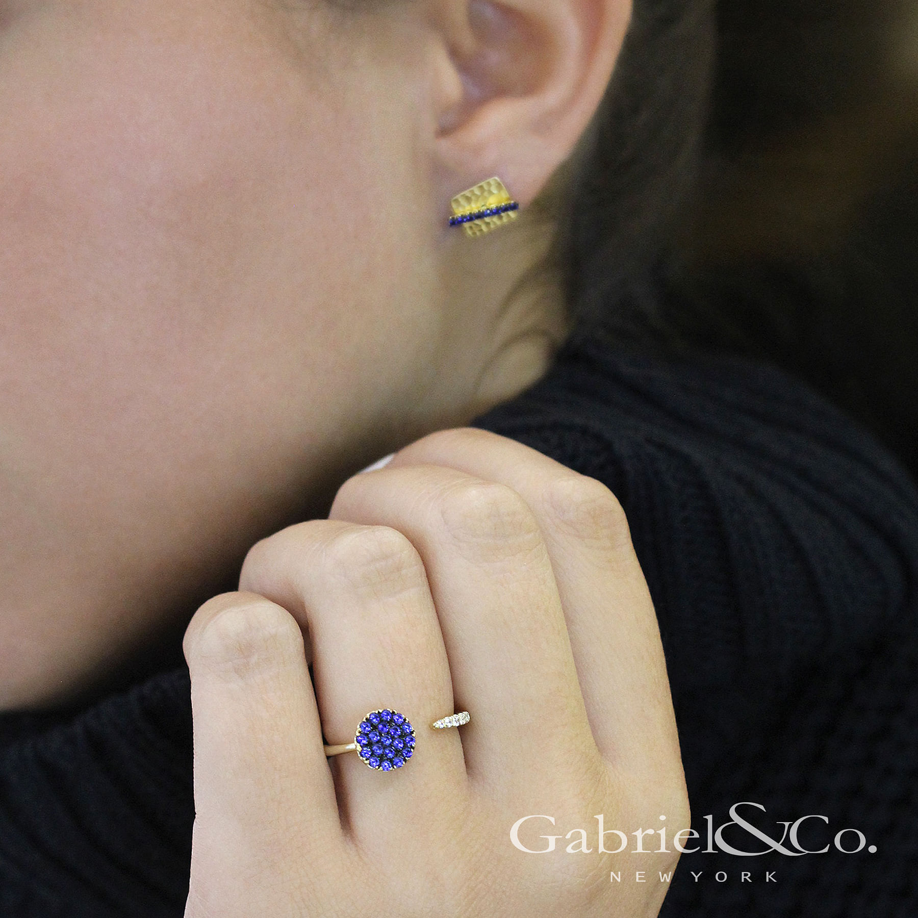 14K Yellow Gold Hammered Square with Sapphire Bar Stud Earrings angle 