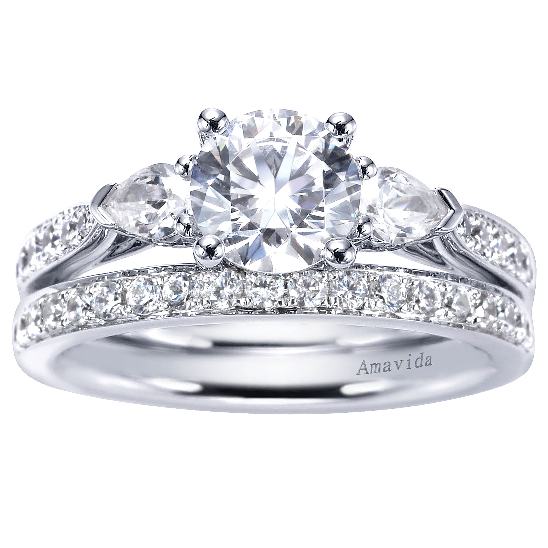 18k White Gold Diamond 3 Stones Engagement Ring angle 4 18k White Gold Diamond 3 Stones Engagement Ring angle 4