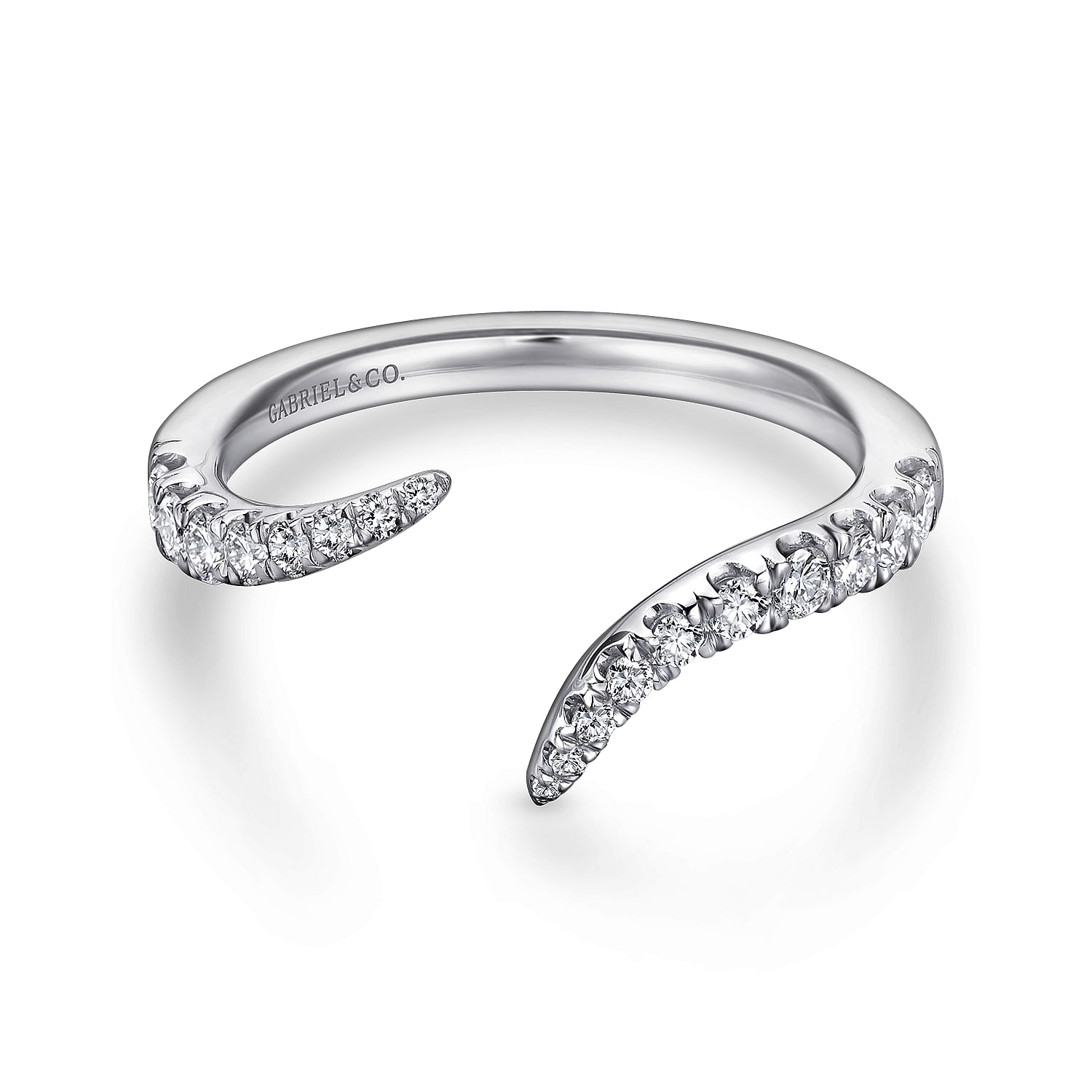 18k White Gold Diamond Curved 18k White Gold Diamond Curved